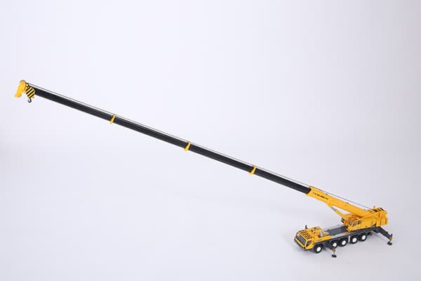 XCMG All-Terrain Crane QAY200 Model (1:50)